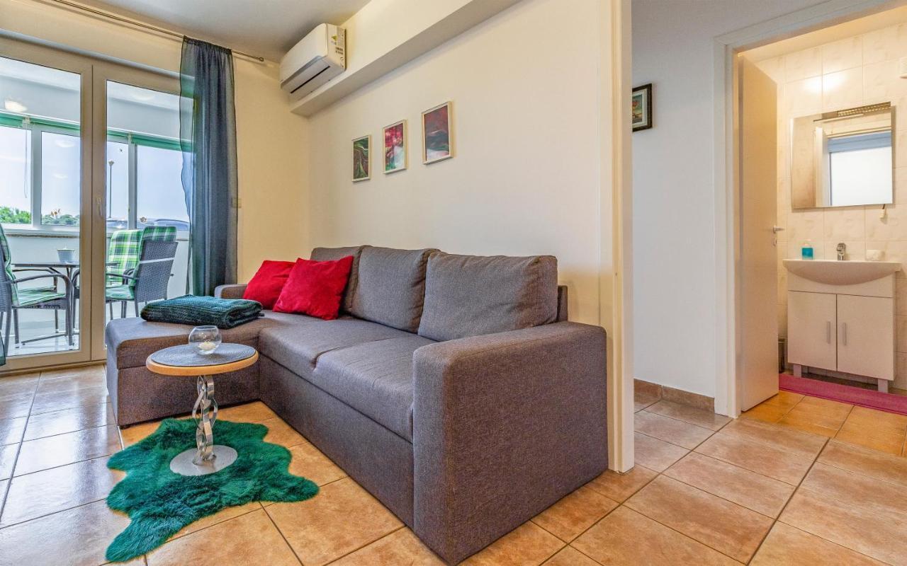 Olga'S Place-New Apartment 200 Mt From The Sea Pula Exterior photo